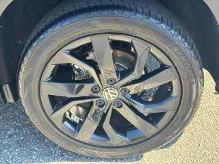 Volkswagen Taos 2023 SE 4dr SUV