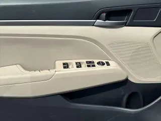 Hyundai ELANTRA 2018 SEL 4dr Sedan (US)