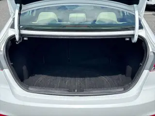 Hyundai ELANTRA 2018 SEL 4dr Sedan (US)