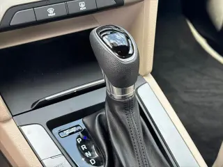 Hyundai ELANTRA 2018 SEL 4dr Sedan (US)