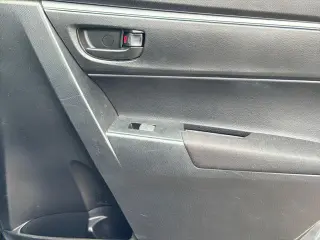 Toyota Corolla 2016 L 4dr Sedan 6M