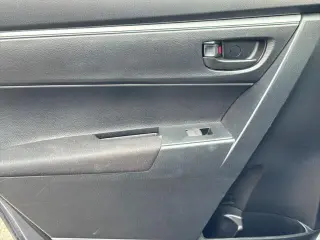 Toyota Corolla 2016 L 4dr Sedan 6M