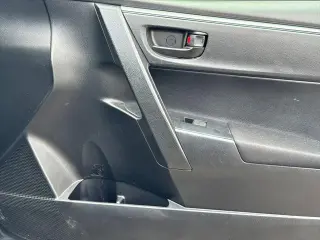 Toyota Corolla 2016 L 4dr Sedan 6M