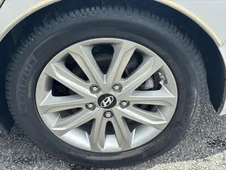 Hyundai ELANTRA 2015 SE 4dr Sedan 6M