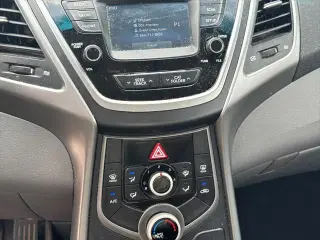 Hyundai ELANTRA 2015 SE 4dr Sedan 6M