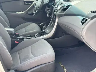 Hyundai ELANTRA 2015 SE 4dr Sedan 6M