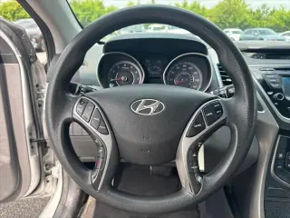 Hyundai ELANTRA 2015 SE 4dr Sedan 6M