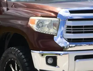 Toyota Tundra 2014 4x4 Platinum 4dr CrewMax Cab Pickup SB (5.7L V8 FFV)