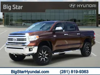 Toyota Tundra 2014 4x4 Platinum 4dr CrewMax Cab Pickup SB (5.7L V8 FFV)
