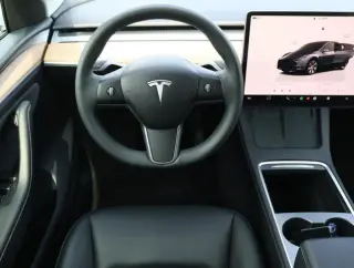Tesla Model Y 2023 AWD Long Range 4dr Crossover