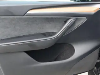 Tesla Model Y 2023 AWD Long Range 4dr Crossover