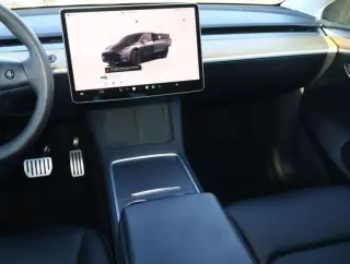 Tesla Model Y 2023 AWD Performance 4dr Crossover