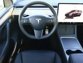 Tesla Model Y 2023 AWD Performance 4dr Crossover
