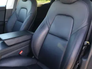 Tesla Model Y 2023 AWD Performance 4dr Crossover