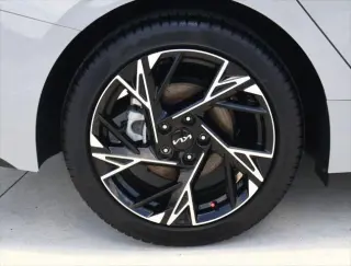 Kia K5 2025 GT-Line 4dr Sedan