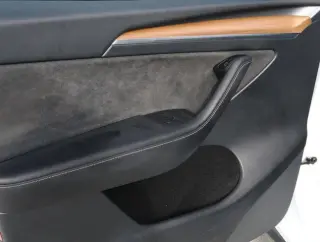 Tesla Model Y 2022 AWD Performance 4dr Crossover
