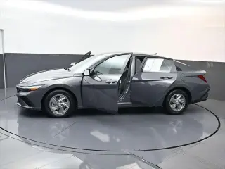 Hyundai ELANTRA 2026 SE 4dr Sedan