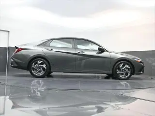 Hyundai ELANTRA 2025 SEL Sport 4dr Sedan