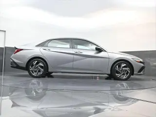 Hyundai ELANTRA Hybrid 2025 SEL Sport 4dr Sedan