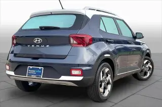 Hyundai VENUE 2025 Limited 4dr Crossover