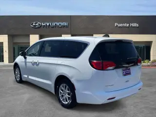 Chrysler Voyager 2023 LX 4dr Mini-Van