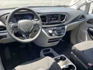 Chrysler Voyager 2023 LX 4dr Mini-Van