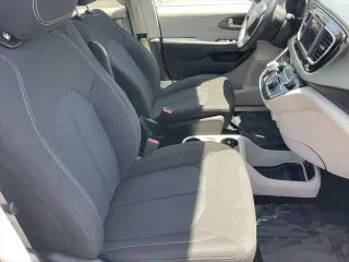 Chrysler Voyager 2023 LX 4dr Mini-Van