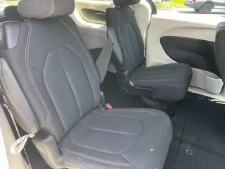 Chrysler Voyager 2023 LX 4dr Mini-Van