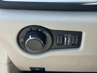 Chrysler Voyager 2023 LX 4dr Mini-Van