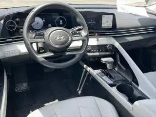 Hyundai ELANTRA 2025 Limited 4dr Sedan