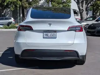 Tesla Model Y 2021 AWD Long Range 4dr Crossover