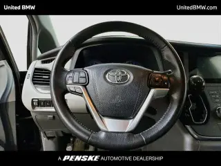 Toyota Sienna 2015 XLE 7-Passenger Auto Access Seat 4dr Mini-Van