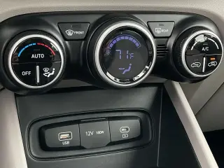 Hyundai VENUE 2025 SEL 4dr Crossover