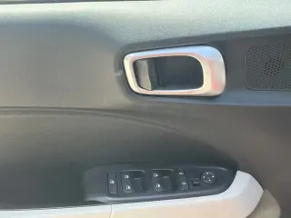 Hyundai VENUE 2025 SEL 4dr Crossover