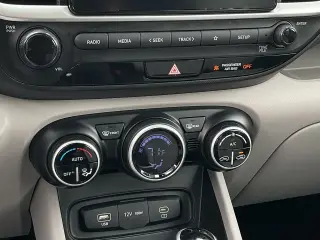 Hyundai VENUE 2025 SEL 4dr Crossover