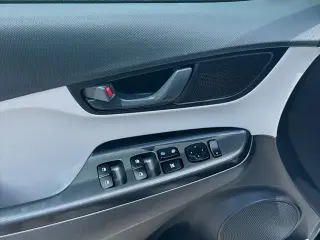 Hyundai KONA 2023 SE 4dr Crossover