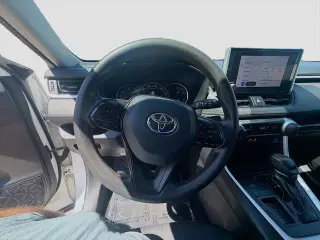 Toyota RAV4 2024 XLE 4dr SUV