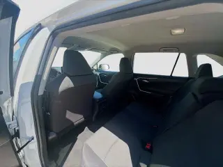 Toyota RAV4 2024 XLE 4dr SUV