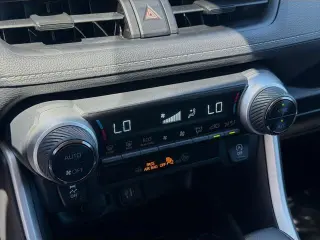 Toyota RAV4 2024 XLE 4dr SUV