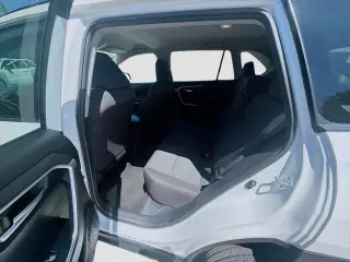 Toyota RAV4 2024 XLE 4dr SUV