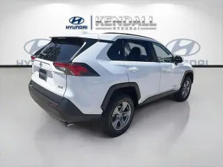 Toyota RAV4 2024 XLE 4dr SUV