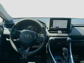 Toyota RAV4 2024 XLE 4dr SUV