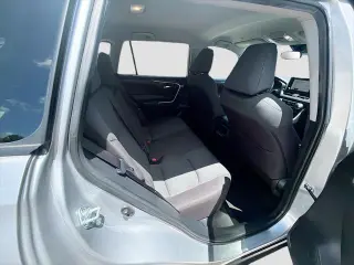 Toyota RAV4 2024 XLE 4dr SUV