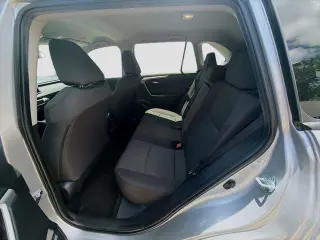 Toyota RAV4 2024 XLE 4dr SUV