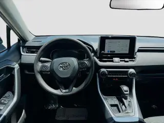 Toyota RAV4 2024 XLE 4dr SUV