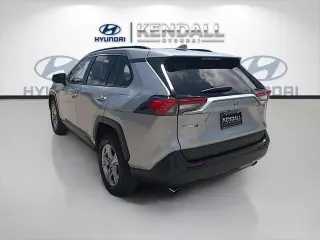 Toyota RAV4 2024 XLE 4dr SUV