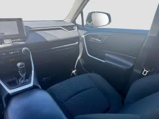 Toyota RAV4 2024 XLE 4dr SUV