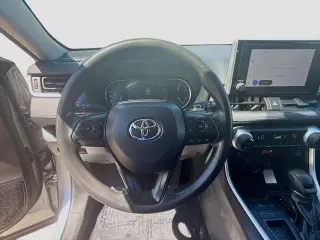 Toyota RAV4 2024 XLE 4dr SUV