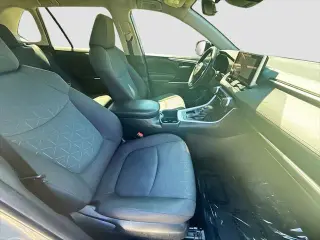 Toyota RAV4 2024 XLE 4dr SUV