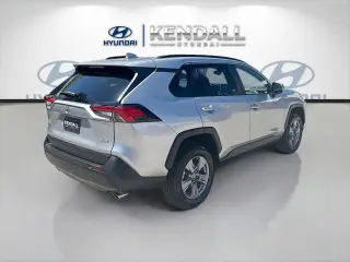 Toyota RAV4 2024 XLE 4dr SUV